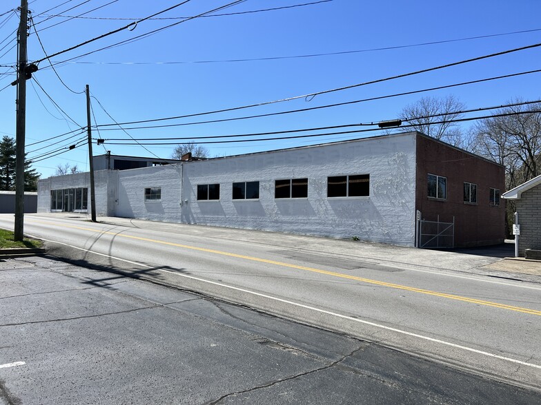 201 Columbia Ave, Campbellsville, KY for sale - Building Photo - Image 1 of 1