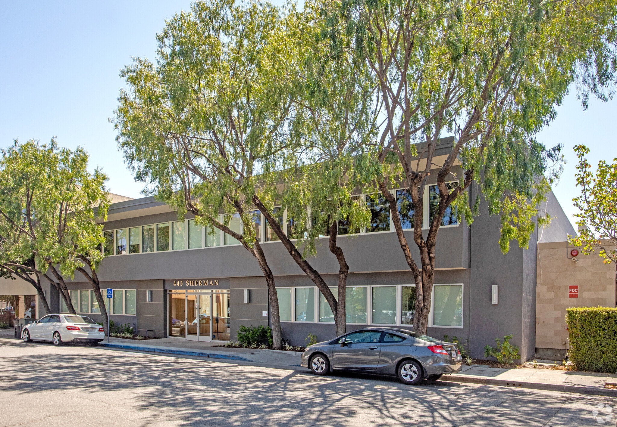 445 Sherman Ave, Palo Alto, CA à louer Photo du bâtiment- Image 1 de 4