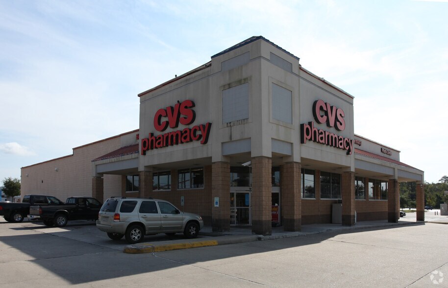 2110 N Frazier St, Conroe, TX à louer - Photo du bâtiment - Image 2 de 6