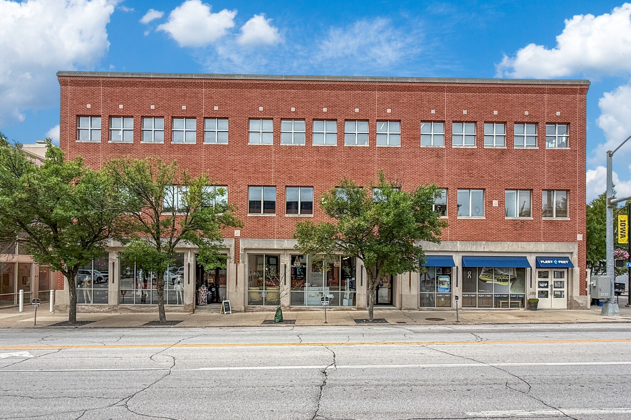 521 E Locust St, Des Moines, IA à louer Photo du bâtiment- Image 1 de 4