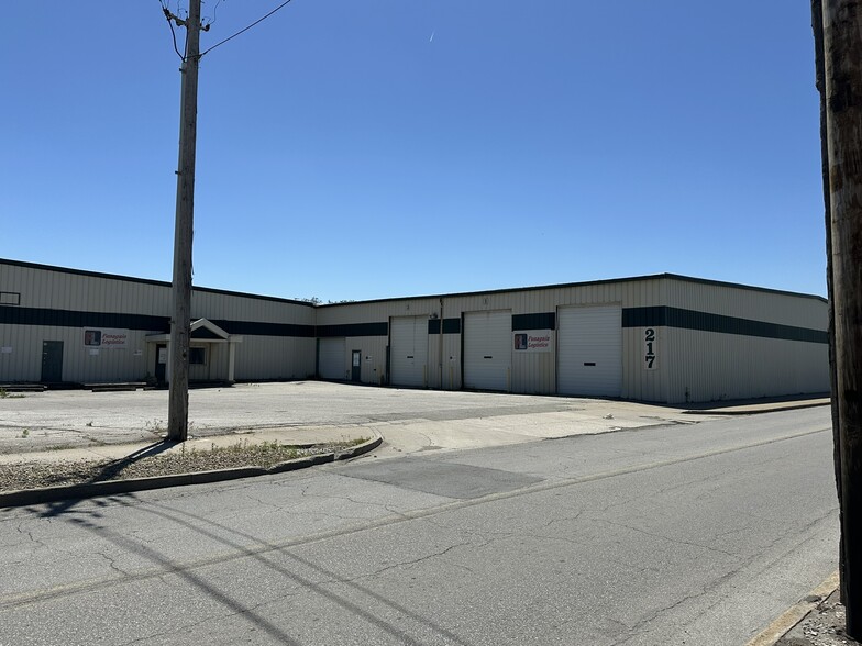 217 S Belmont Ave, Indianapolis, IN for lease - Building Photo - Image 1 of 27