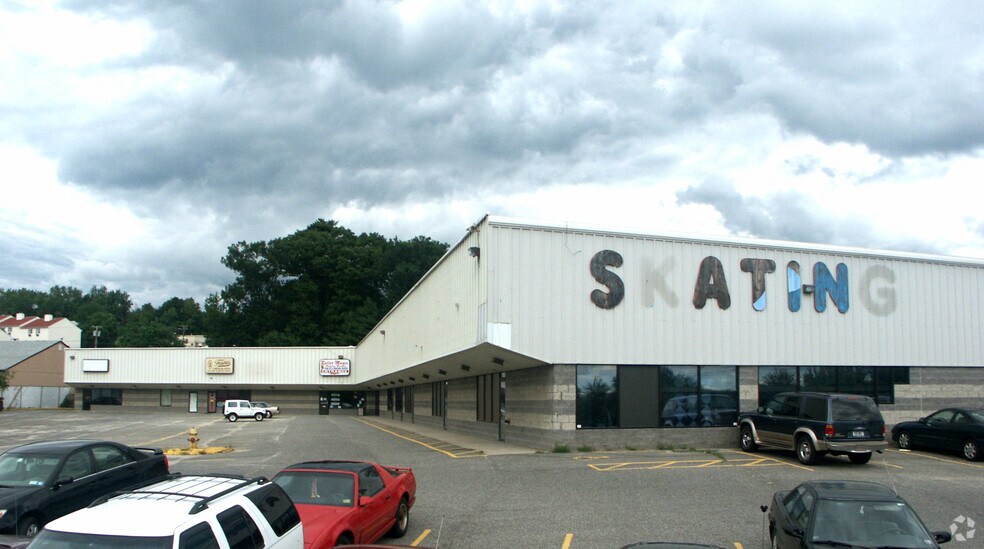 771 Lakewood Rd, Waterbury, CT à vendre - Photo du bâtiment - Image 3 de 5