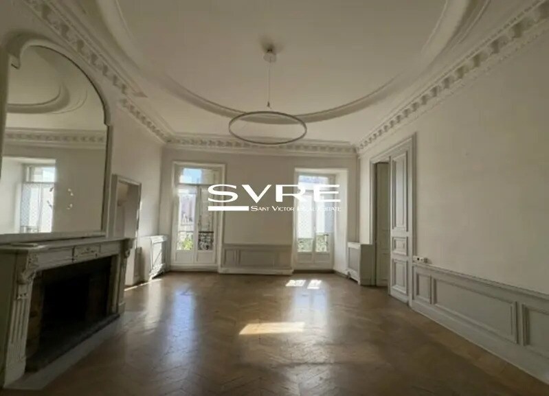 Office in Marseille for lease Interior Photo- Image 1 of 13