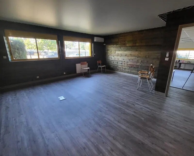 Office in Saint-Mars-la-Brière for lease Building Photo- Image 1 of 6
