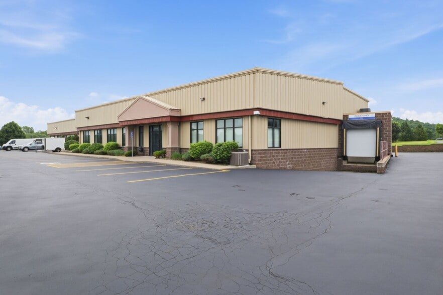 7910 Rae Blvd, Victor, NY for sale - Building Photo - Image 3 of 13