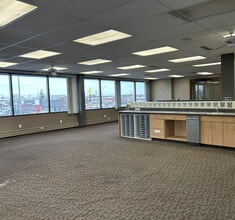 14903-14927 111 Av NW, Edmonton, AB à louer Photo intérieure- Image 2 de 2