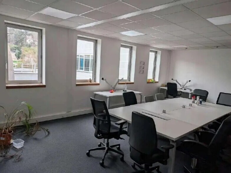 Office in Lyon for sale - Interior Photo - Image 3 of 4
