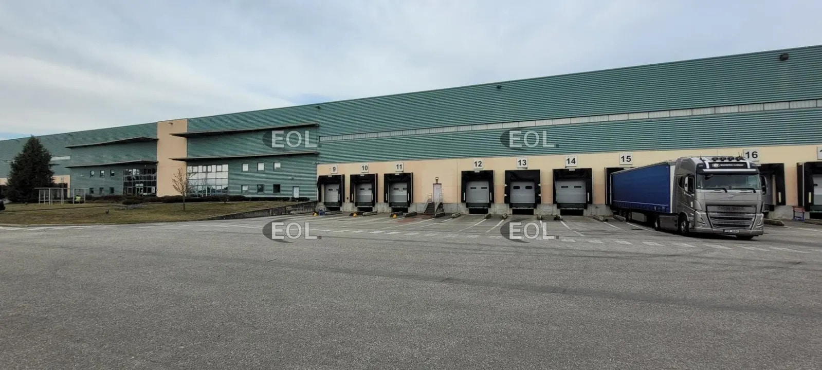 Industrial in Saint-Vulbas for lease Building Photo- Image 1 of 9