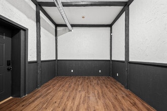 2400 24th St, Rock Island, IL for lease Interior Photo- Image 2 of 21