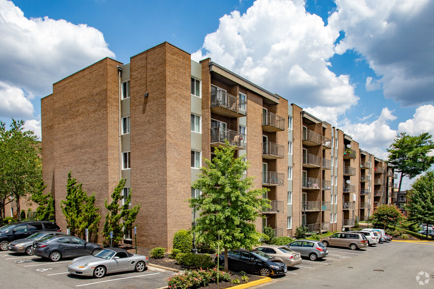 140 S Van Dorn St, Alexandria, VA à vendre - Photo principale - Image 1 de 1