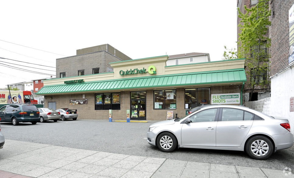 7201 Bergenline Ave, North Bergen, NJ à louer - Photo du bâtiment - Image 2 de 2
