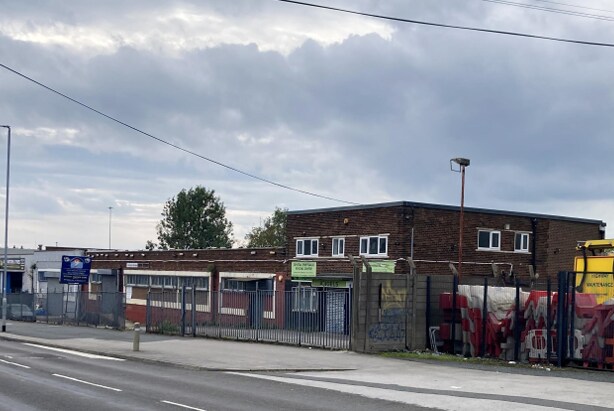 118 Lupton Ave, Leeds for lease Building Photo- Image 1 of 1