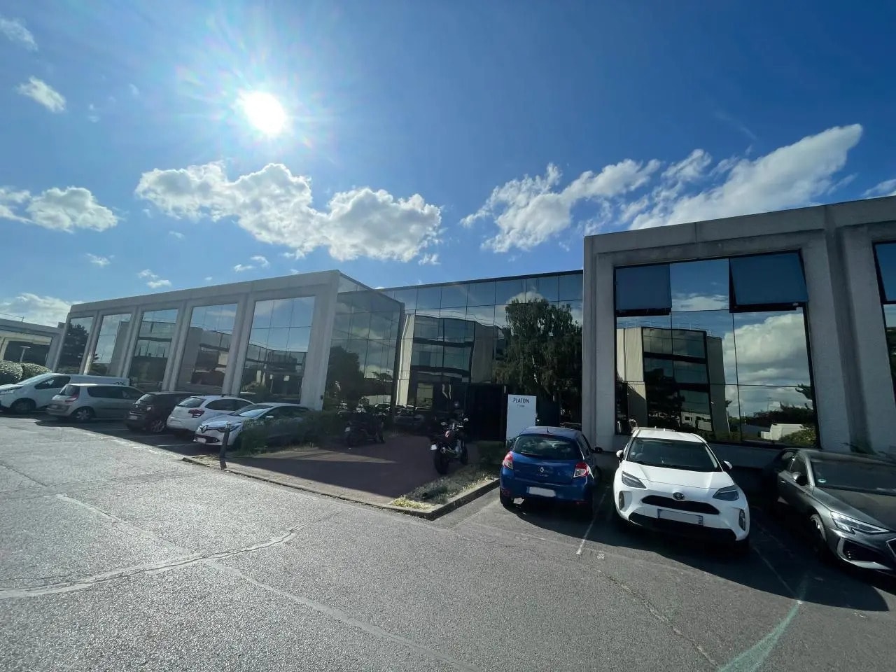Flex in Argenteuil for lease Building Photo- Image 1 of 11
