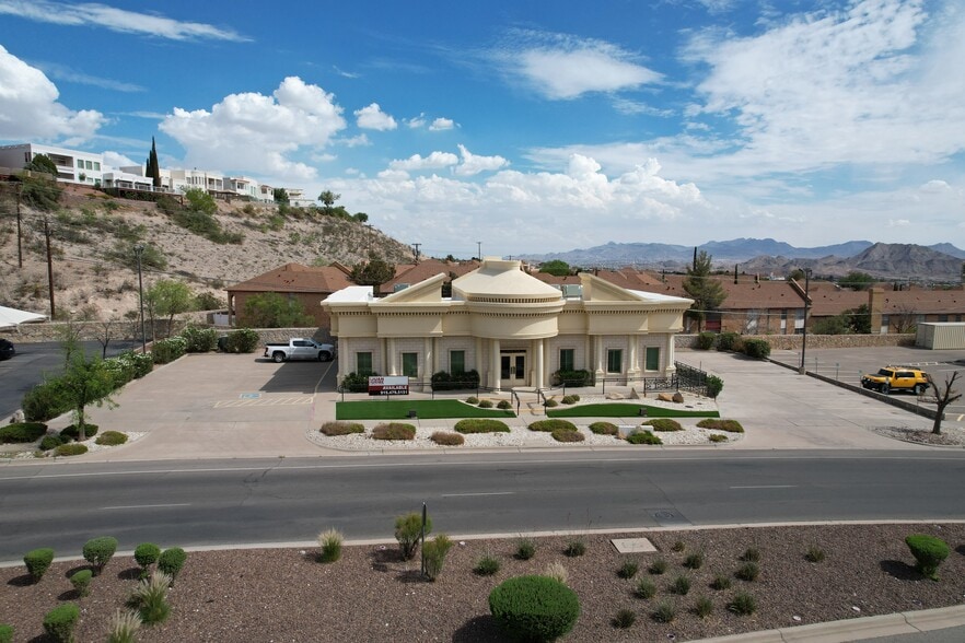 5974 Silver Springs Dr, El Paso, TX for lease - Building Photo - Image 2 of 15