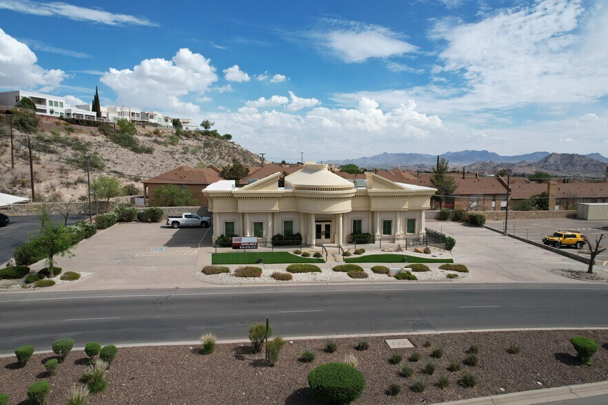 5974 Silver Springs Dr, El Paso, TX à louer - Photo du bâtiment - Image 2 de 15