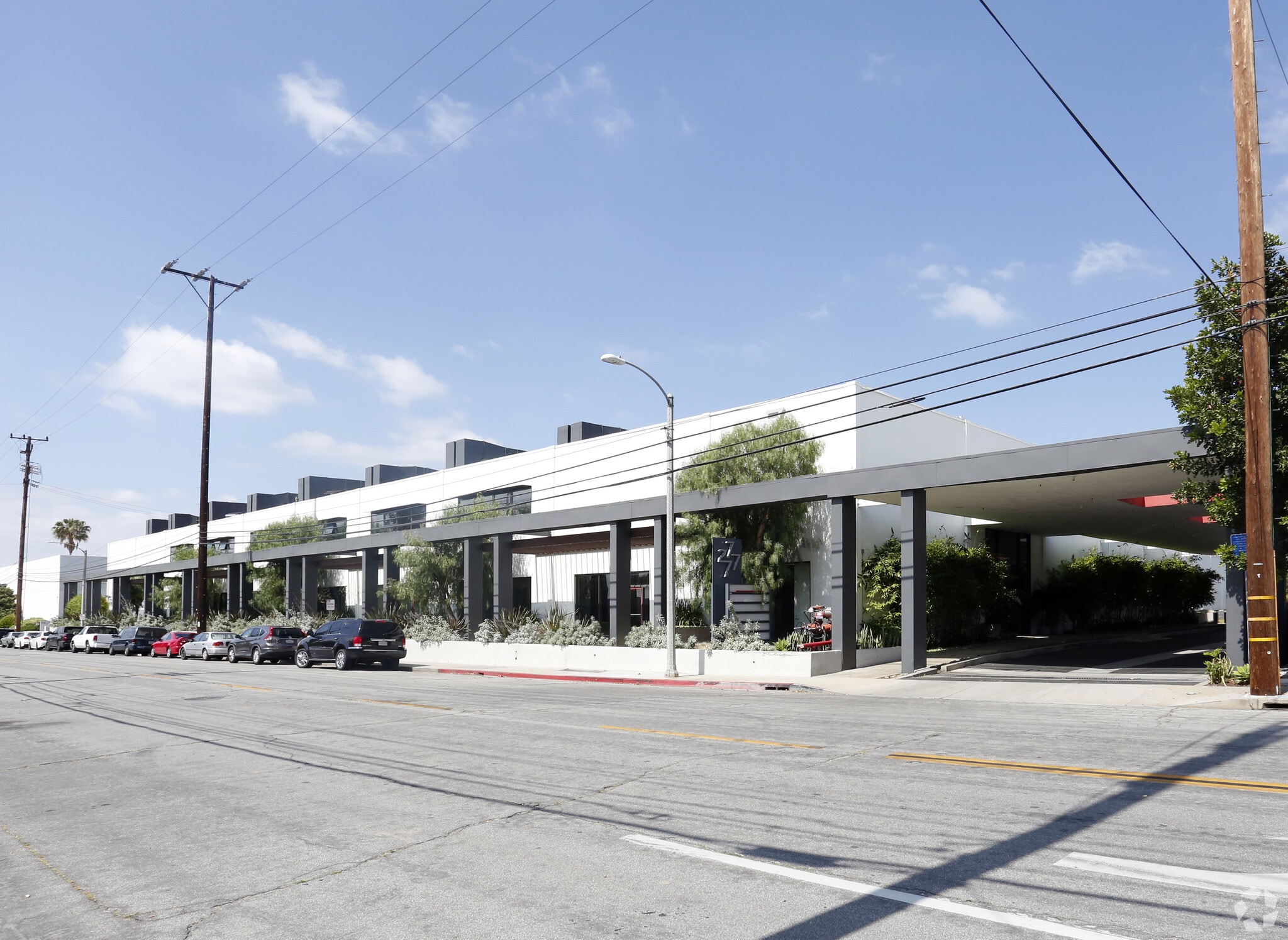 2777 N Ontario St, Burbank, CA for lease Building Photo- Image 1 of 14