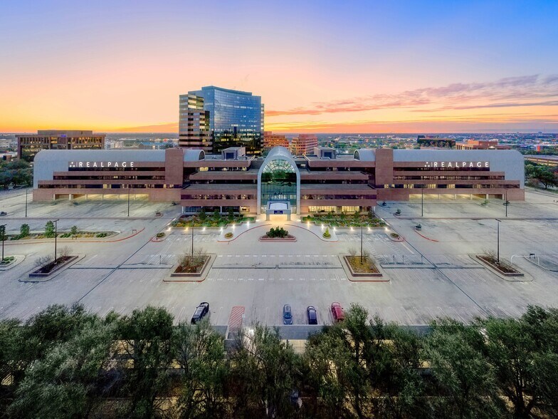 2201 Lakeside Blvd, Richardson, TX à louer - Photo du bâtiment - Image 1 de 18