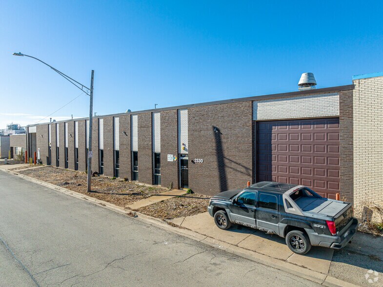 2330 N 17th Ave, Franklin Park, IL à vendre - Photo du bâtiment - Image 1 de 8