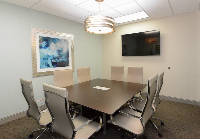 3903 Northdale Blvd, Tampa, FL à louer - Photo intérieure - Image 3 de 46