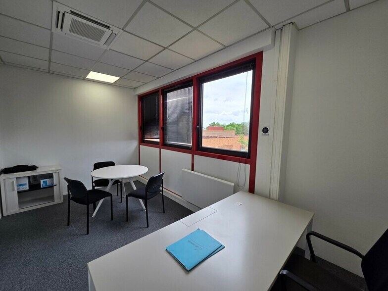 Bureau dans Villepinte à louer - Photo intérieure - Image 3 de 7