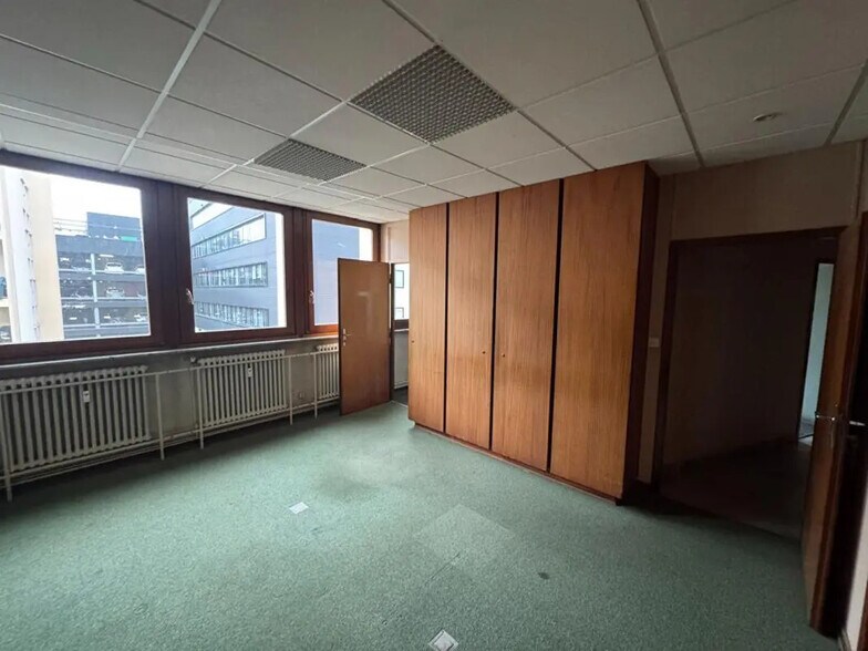 1 Rue Marie Anne De Bovet, Metz for sale - Interior Photo - Image 3 of 7