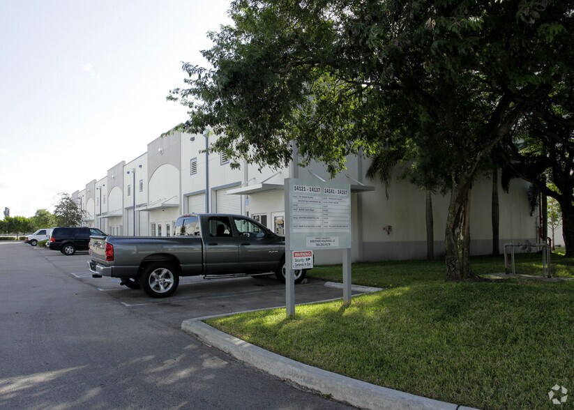 14141-14157 SW 119th Ave, Miami, FL à louer - Photo du bâtiment - Image 2 de 12