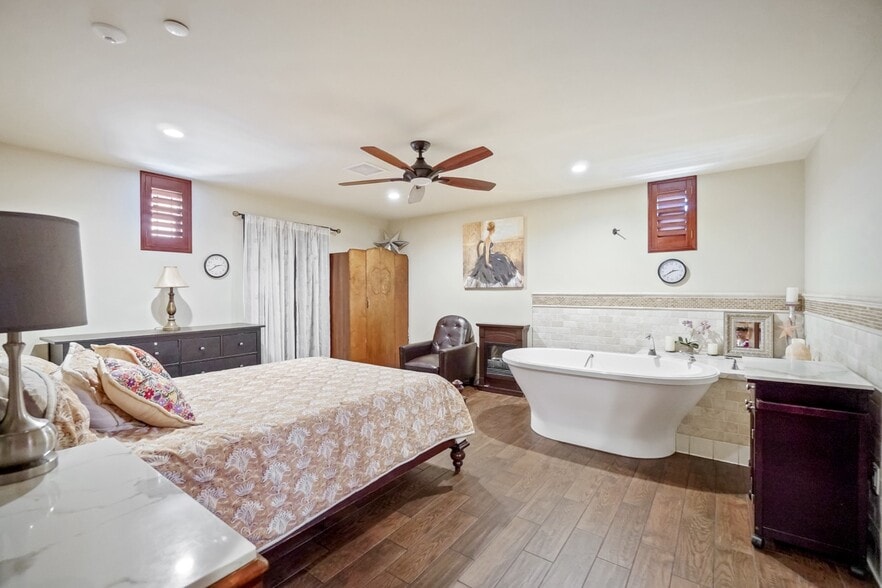 3630 Enterprise St, San Diego, CA for lease - Building Photo - Image 2 of 10