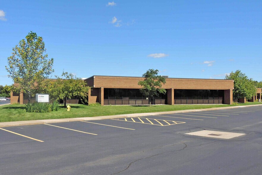 14555 Rotunda Dr, Dearborn, MI à vendre - Photo du bâtiment - Image 2 de 12