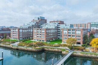 Plus de détails pour 250 1st Ave, Charlestown, MA - Commerce de détail à louer