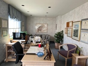 27 Oak St, Stamford, CT for lease Interior Photo- Image 2 of 17