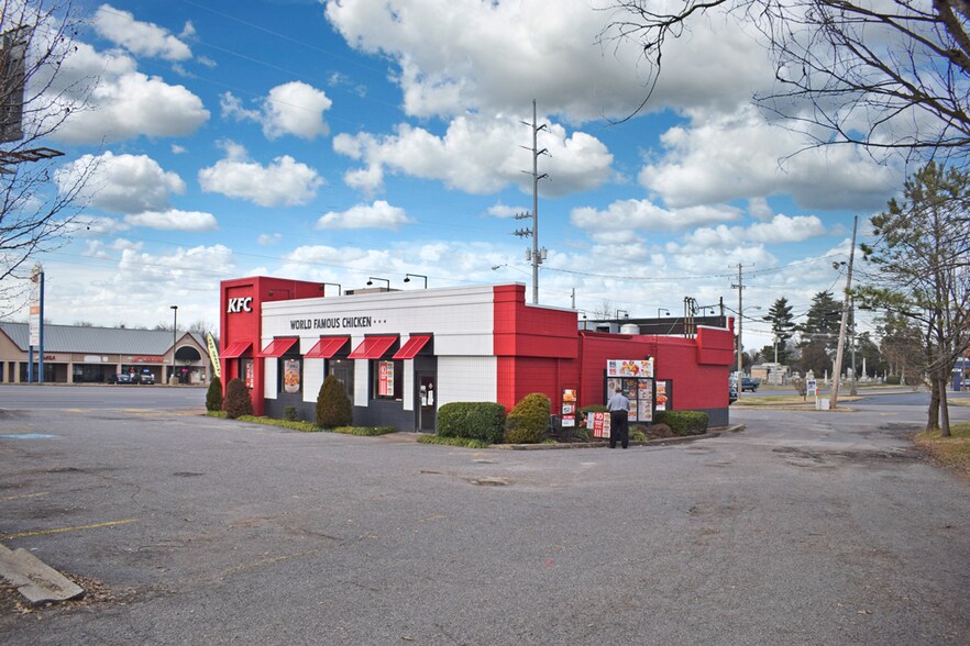 2800 Lone Oak Rd, Paducah, KY à louer - Photo du bâtiment - Image 3 de 9