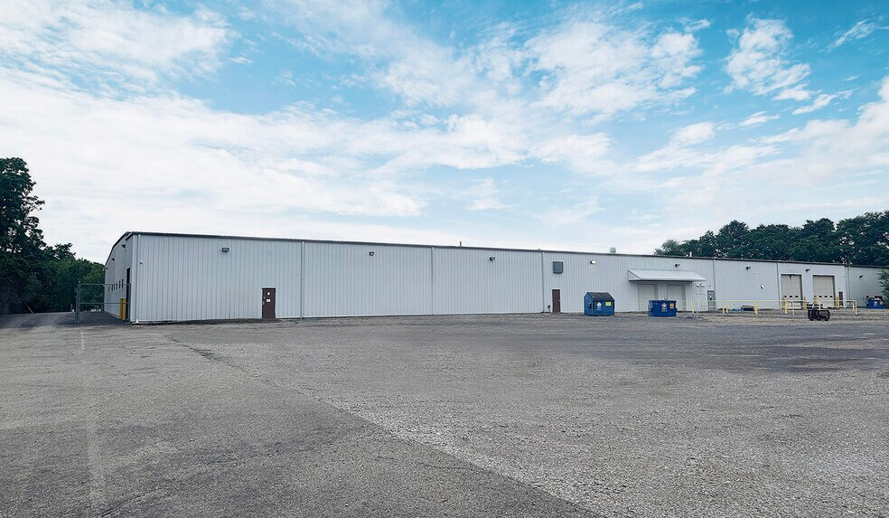 400 Commerce Blvd, Lawrence, PA à louer - Photo du bâtiment - Image 3 de 10