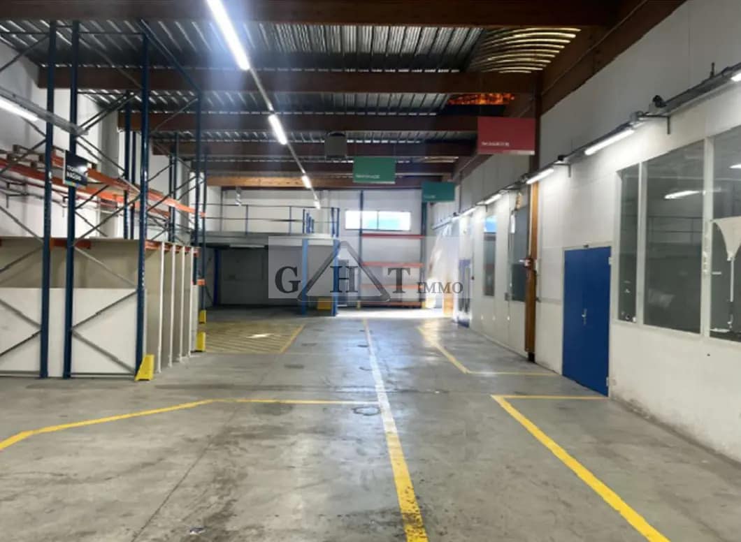 Flex in Colombes for lease Building Photo- Image 1 of 2