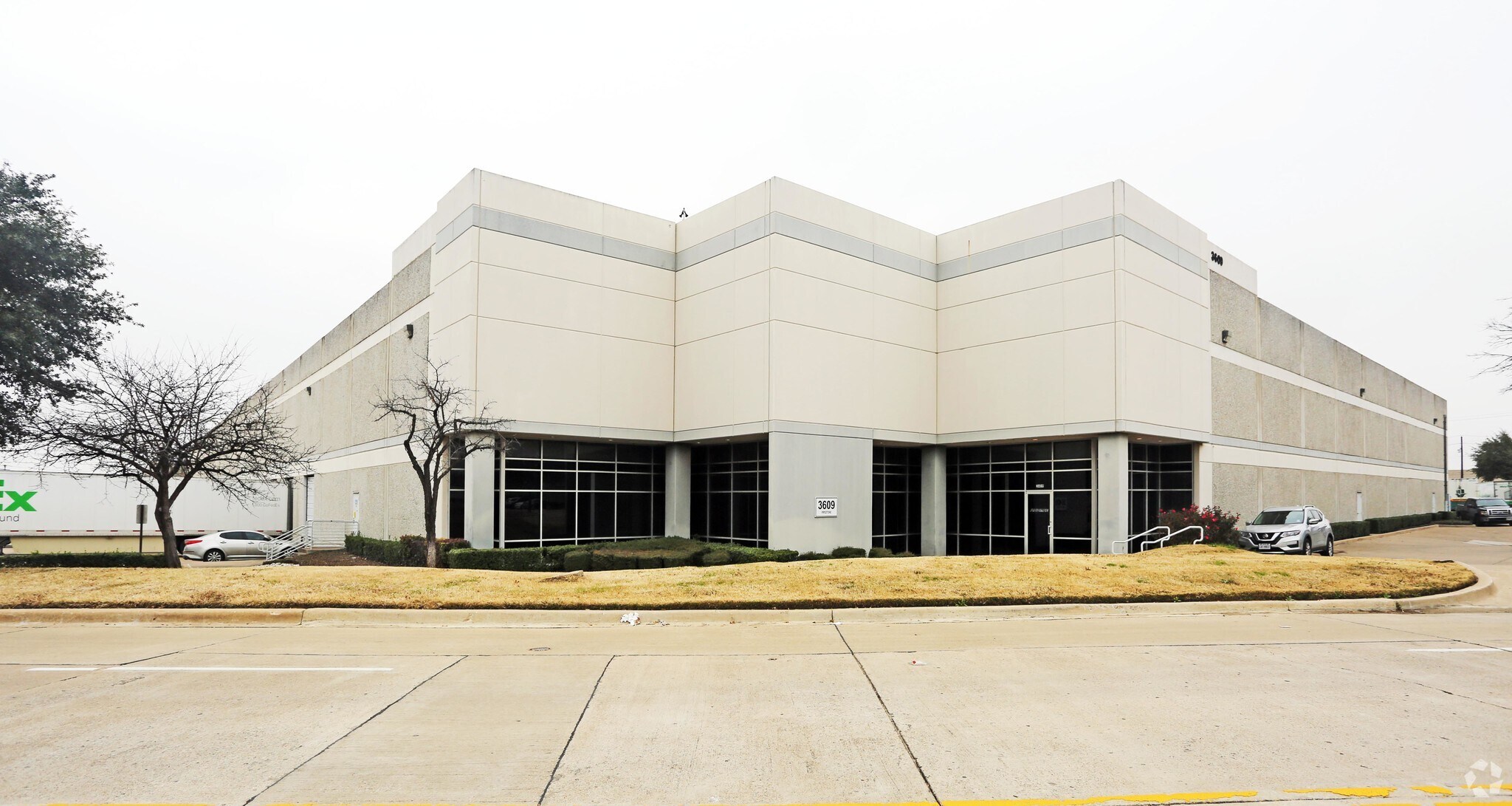 3609-3611 Pipestone Rd, Dallas, TX à louer Photo du bâtiment- Image 1 de 5