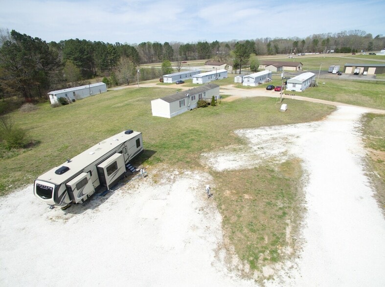 Nobles Rd RV & Mobile Home Park portfolio of 2 properties for sale on LoopNet.ca - Building Photo - Image 2 of 7