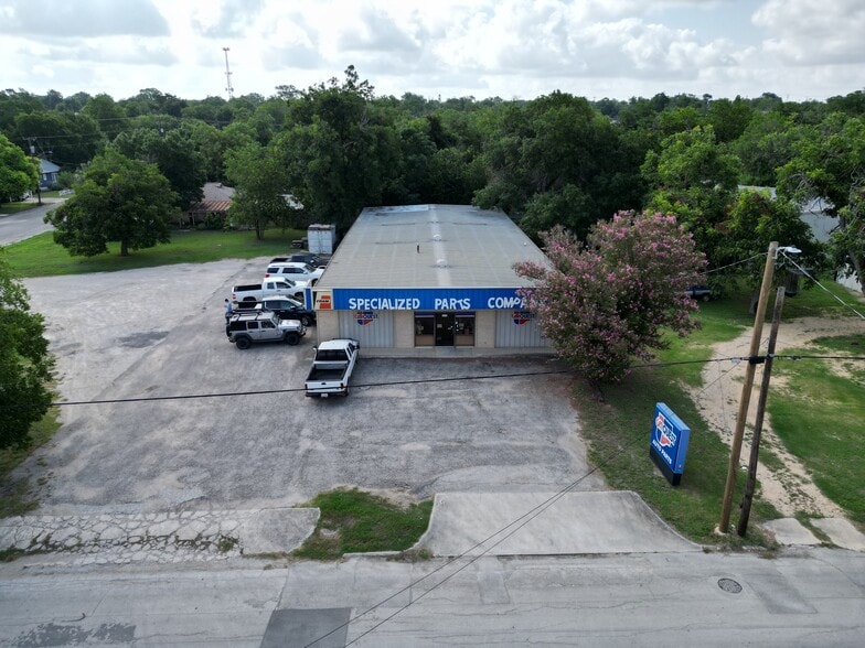 1413 W San Antonio St, New Braunfels, TX for sale - Primary Photo - Image 1 of 30