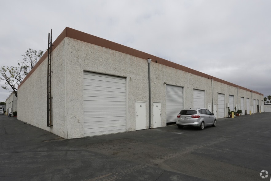 729 W 16th St, Costa Mesa, CA for lease - Building Photo - Image 2 of 7