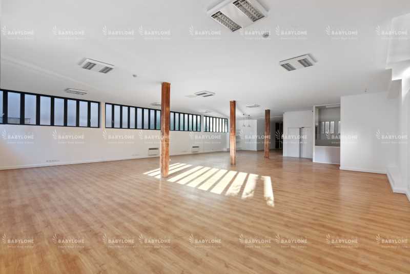 Office in Montreuil for lease Interior Photo- Image 1 of 11