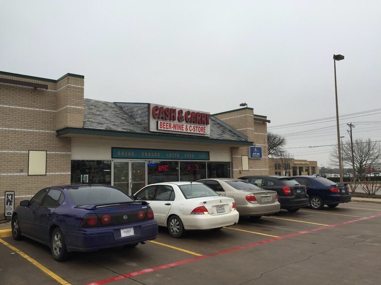 1861 Brown Blvd, Arlington, TX à louer - Photo du bâtiment - Image 2 de 4