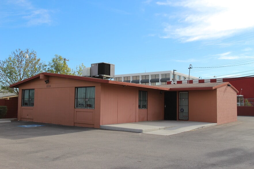 1235 Laguna Ave, Las Vegas, NV for sale - Building Photo - Image 2 of 13