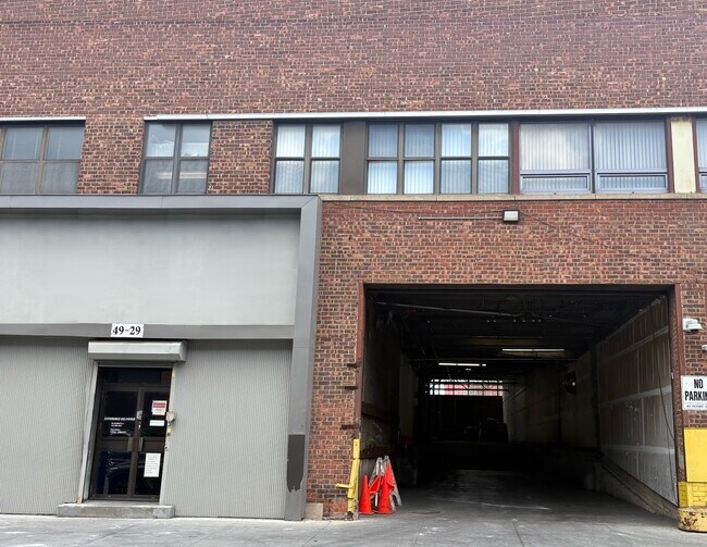 Plus de détails pour 49-29 30th Pl, Long Island City, NY - Industriel à louer