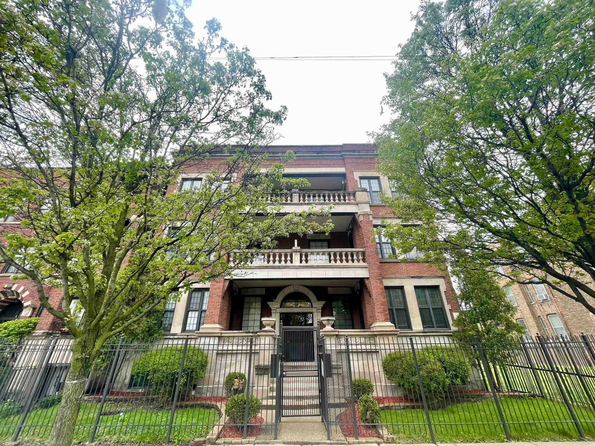 5526 S Indiana Ave, Chicago, IL à vendre Photo du bâtiment- Image 1 de 19