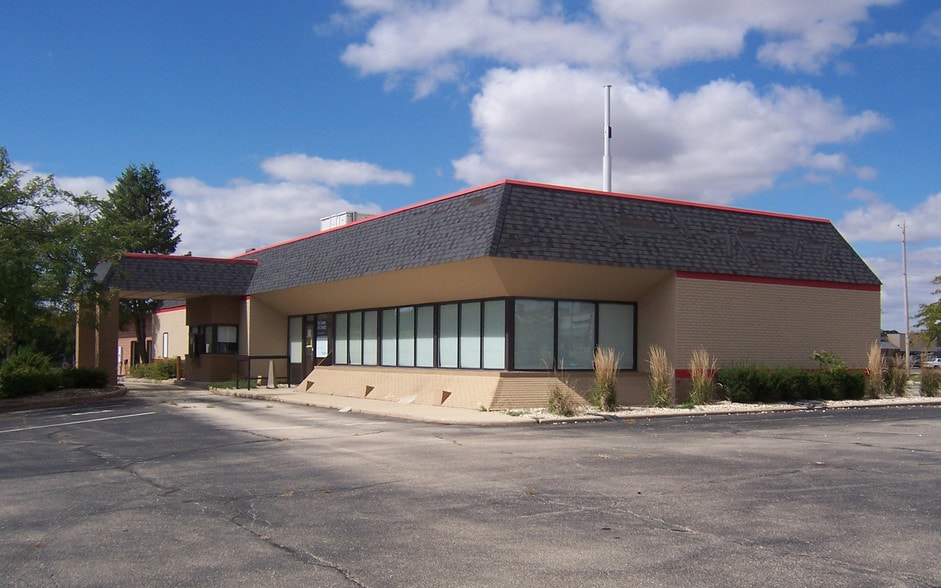 2625 N Columbus St, Ottawa, IL à louer - Photo du bâtiment - Image 2 de 6
