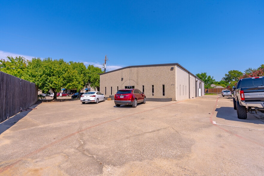 6709-6711 Colleyville Blvd, Colleyville, TX for lease - Building Photo - Image 2 of 4