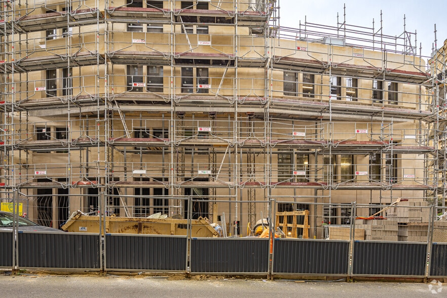 57 Rue Spontini, Paris for lease - Building Photo - Image 2 of 2