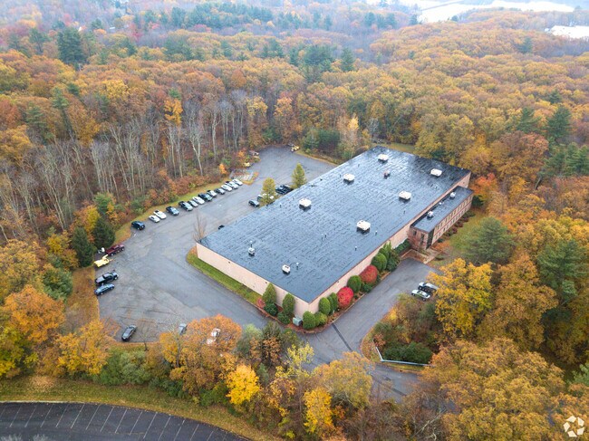 Plus de détails pour 4 Cabot Rd, Hudson, MA - Local d'activités à louer