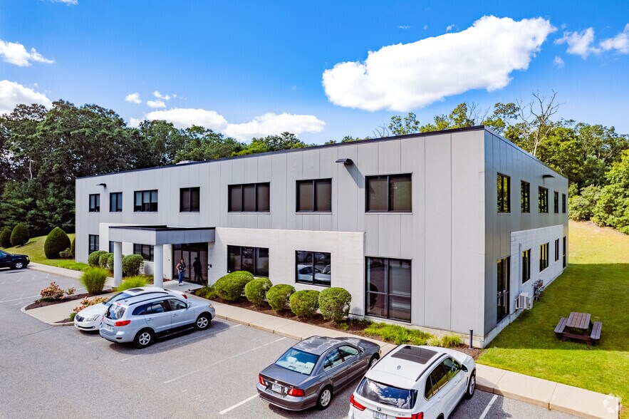 37 Thurber Blvd, Smithfield, RI à louer - Photo du bâtiment - Image 3 de 5