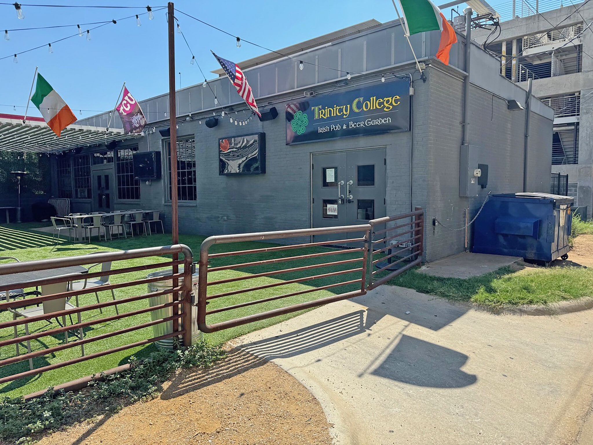 908-910 Currie St, Fort Worth, TX à louer Photo du bâtiment- Image 1 de 5