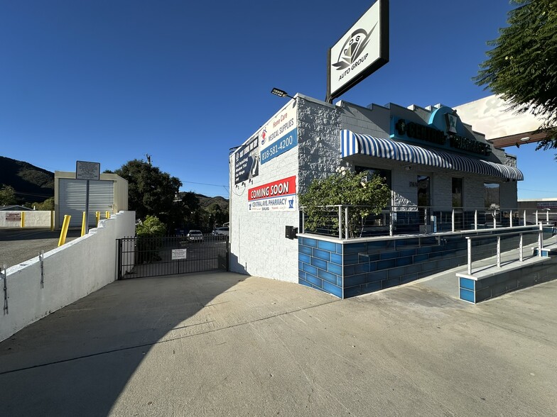 7616 Foothill Blvd, Tujunga, CA à vendre - Photo du bâtiment - Image 3 de 15