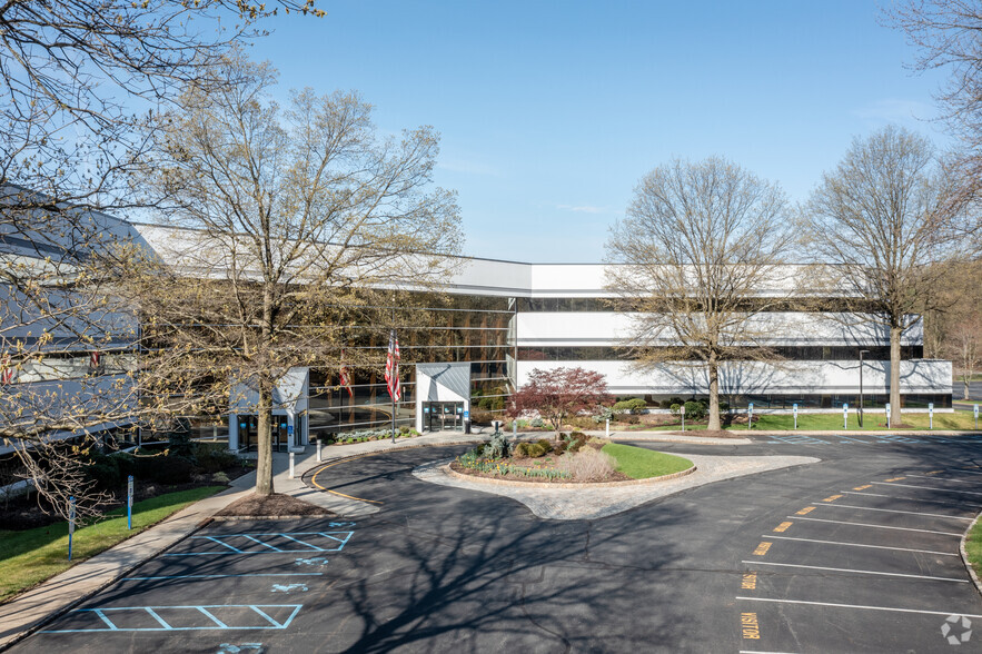 10 Waterview Blvd, Parsippany, NJ for lease - Building Photo - Image 1 of 31